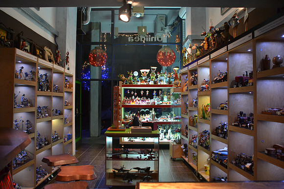 Uniidea The art of family shopping (retailer store)  December 2011