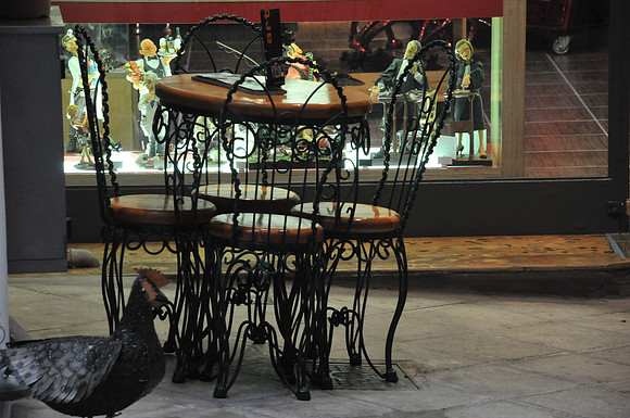 Uniidea The art of family shopping (retailer store)  December 2011
